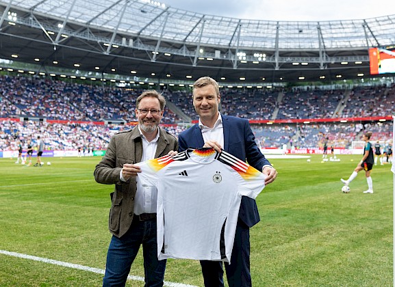 WIESENHOF ist Partner der DFB-Frauen-Nationalmannschaft
